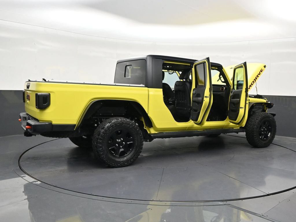 Used 2023 Jeep Gladiator Mojave w/ Cold Weather Group AWD/4WD image 31