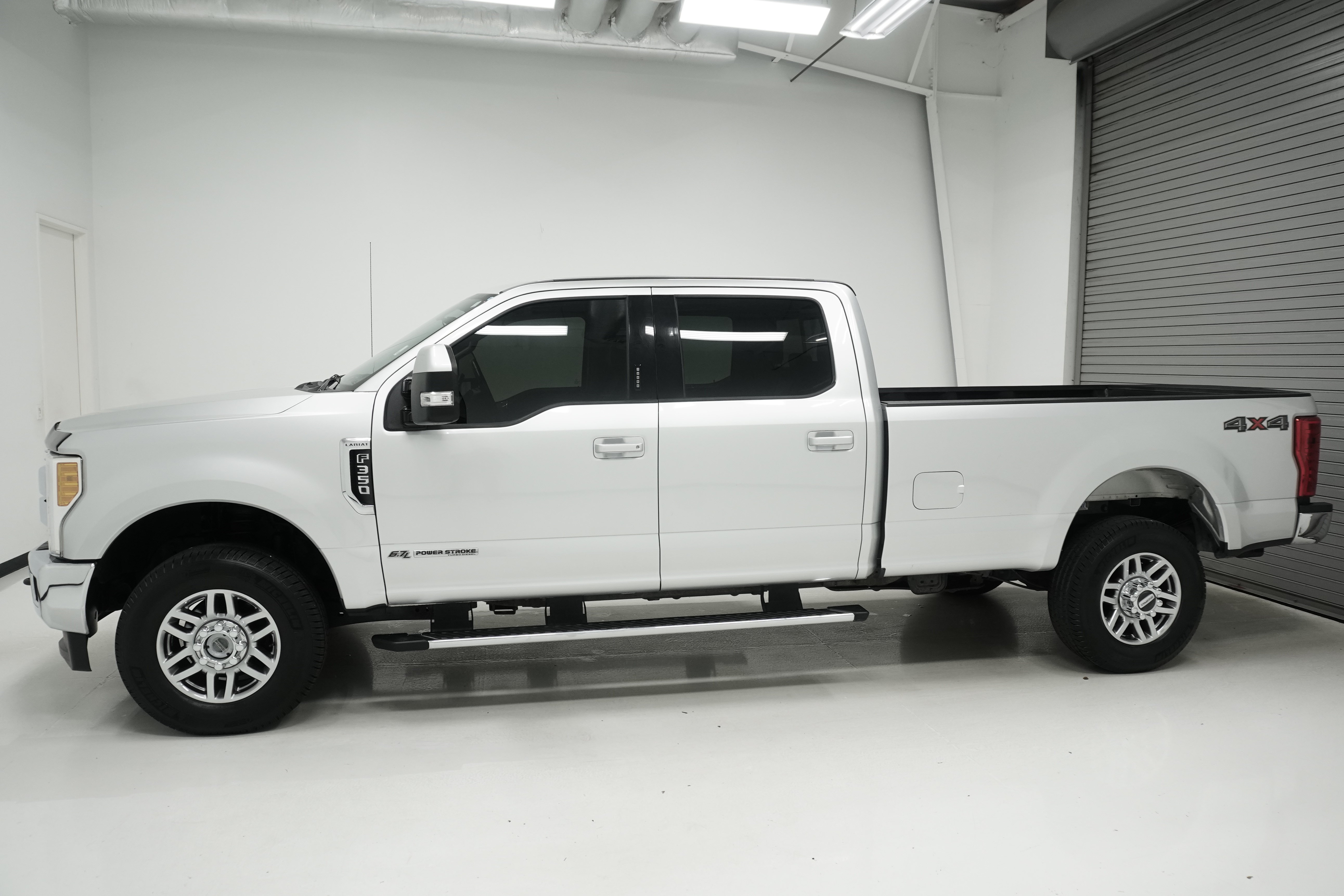Used 2017 Ford F350 Lariat AWD/4WD image 5