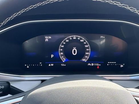 New 2026 Volkswagen Taos SE FWD image 19