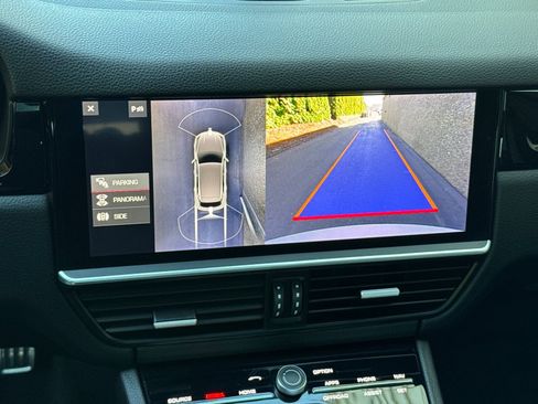 Used 2021 Porsche Cayenne S image 20