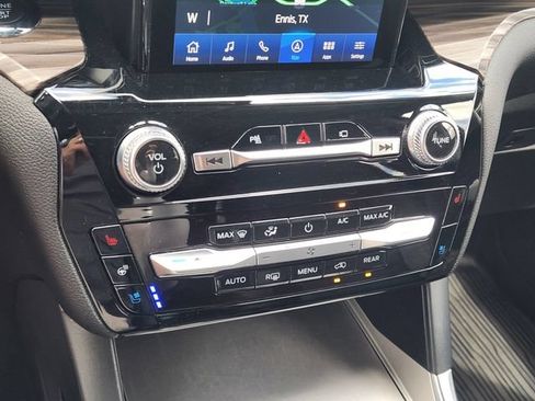 Used 2023 Ford Explorer Limited w/ Limited Technology Package RWD image 19