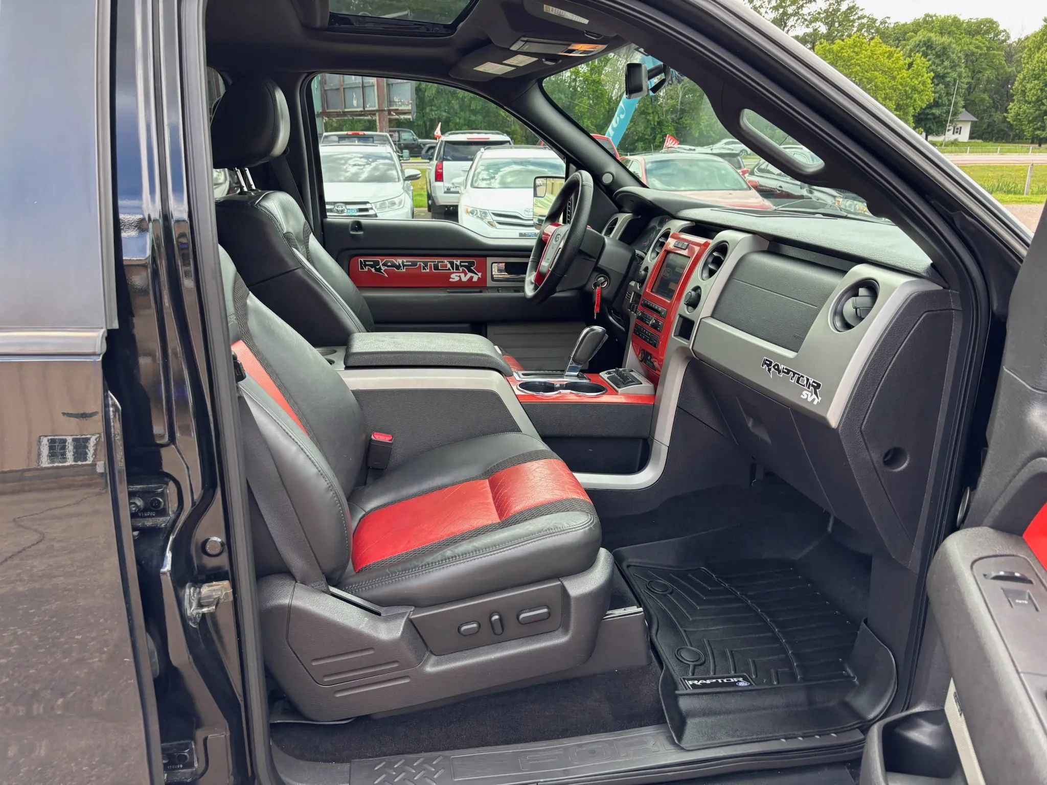 Used 2011 Ford F150 Raptor w/ Raptor Luxury Pkg AWD/4WD image 33