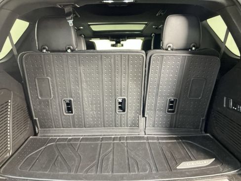 Used 2021 Chevrolet Tahoe Premier AWD/4WD image 16