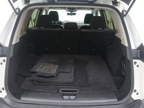 Used 2023 Nissan Rogue SV image 19