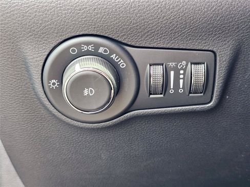 New 2026 Jeep Compass Latitude AWD/4WD image 18