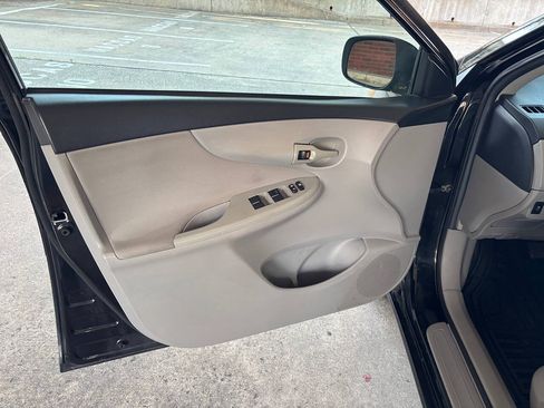 Used 2013 Toyota Corolla L FWD image 12