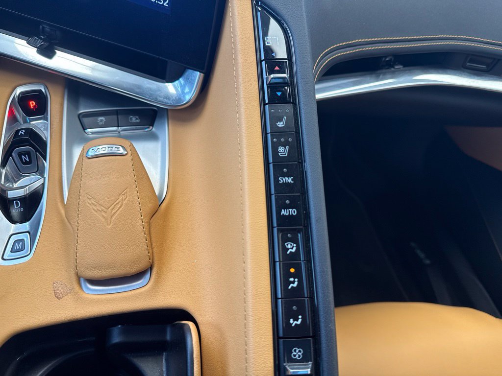 Used 2020 Chevrolet Corvette Stingray Preferred Cpe w/ 2LT Preferred Equipment Group RWD image 21