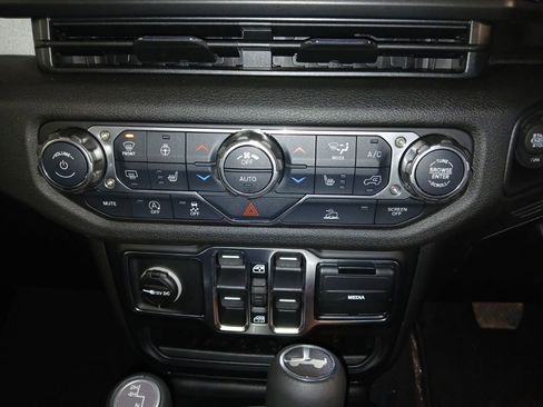 New 2026 Jeep Wrangler Unlimited Sport w/ Convenience Group image 17