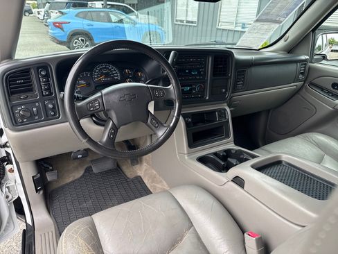 Used 2006 Chevrolet Tahoe LT w/ LT Preferred Equipment Group AWD/4WD image 11