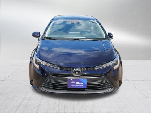 Used 2024 Toyota Corolla LE FWD image 2