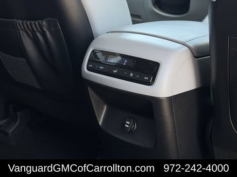 Used 2025 Hyundai Palisade SEL AWD/4WD image 31