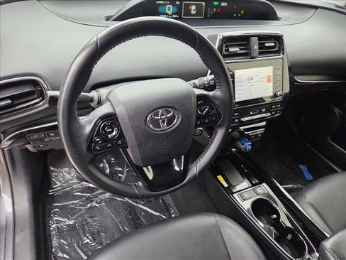Certified 2021 Toyota Prius XLE w/ Carpet Mat Package (TMS) image 10