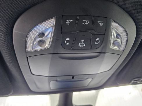 Used 2025 Chrysler Pacifica Select FWD image 21