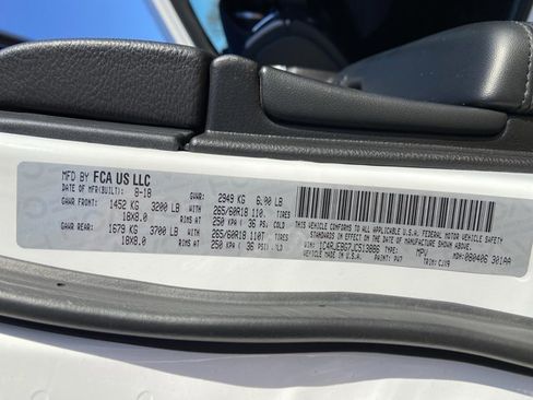 Used 2018 Jeep Grand Cherokee Limited image 32