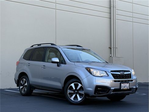 Used 2018 Subaru Forester 2.5i Premium w/ All-Weather Package AWD/4WD image 25
