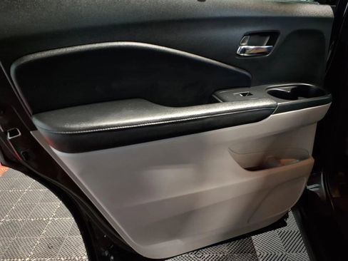 Used 2017 Honda Pilot Elite image 16