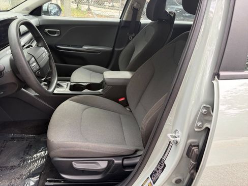 Used 2025 Kia K4 FWD image 25