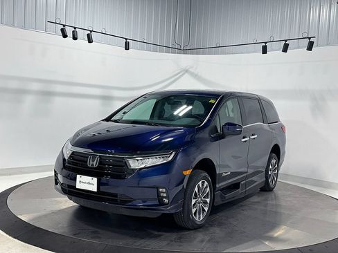 Used 2021 Honda Odyssey EX-L image 2