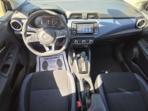 Used 2025 Nissan Versa SV FWD image 9
