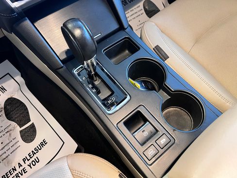 Used 2018 Subaru Outback 2.5i Limited image 16