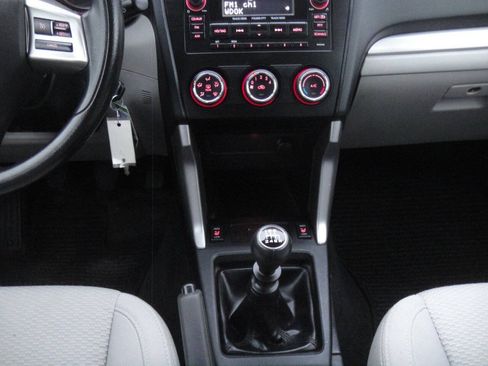 Used 2014 Subaru Forester 2.5i Premium AWD/4WD image 15
