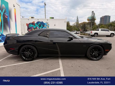 Used 2017 Dodge Challenger R/T w/ Driver Convenience Group image 5