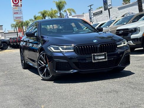 Used 2023 BMW 530e w/ M Sport Package RWD image 3