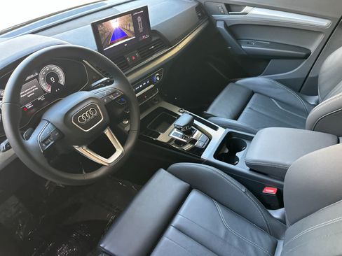 Used 2025 Audi Q5 2.0T Premium w/ Convenience Plus Package AWD/4WD image 11