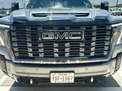 Used 2024 GMC Sierra 2500 Denali Ultimate AWD/4WD image 4