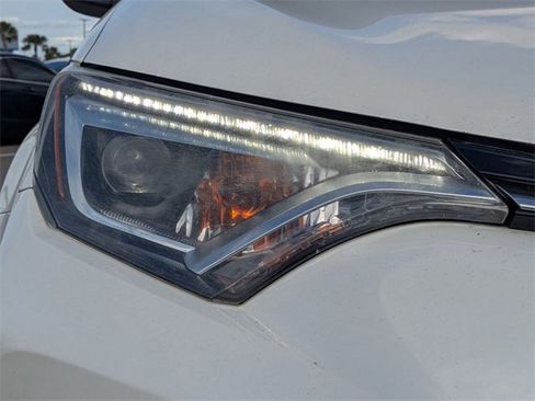 Used 2018 Toyota RAV4 Limited image 10