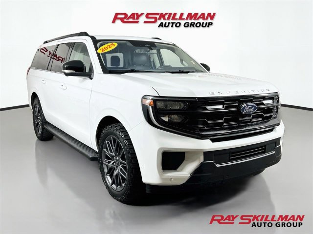 Used 2025 Ford Expedition Max Active AWD/4WD image 1