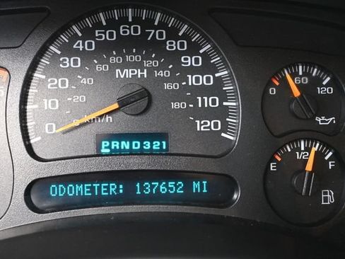 Used 2005 Chevrolet Silverado 2500 LS w/ Heavy-Duty Power Package AWD/4WD image 37