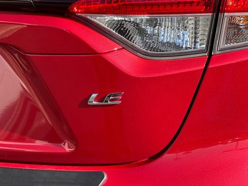 Certified 2021 Toyota Corolla LE image 33