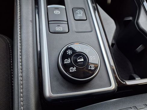 Used 2023 Nissan Pathfinder SL image 15