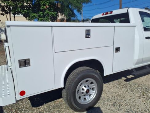 New 2025 GMC Sierra 2500 Pro w/ Snow Plow Prep/Camper Package image 9