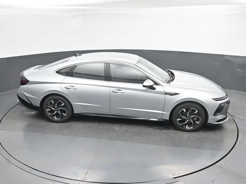 Used 2025 Hyundai Sonata SEL FWD image 32