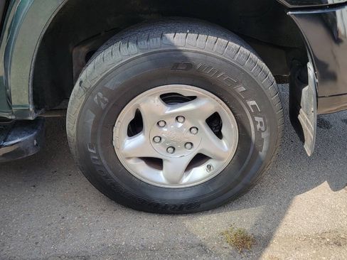 Used 2002 Toyota Sequoia SR5 w/ Preferred Pkg RWD image 10