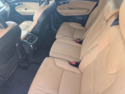 Used 2017 Volvo XC90 T6 Momentum w/ Vision Package image 17