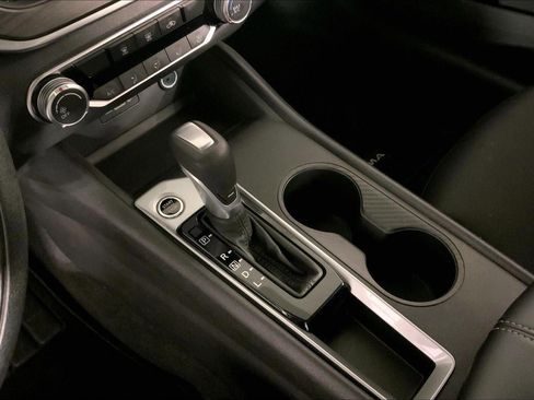 Used 2025 Nissan Altima 2.5 SV image 17