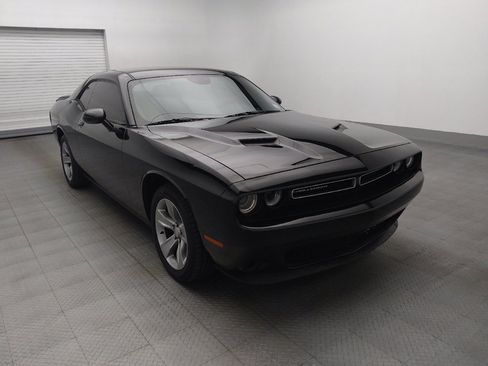 Used 2019 Dodge Challenger SXT RWD image 13