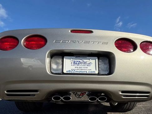 Used 2001 Chevrolet Corvette Coupe w/ Preferred Equipment Group1 image 43