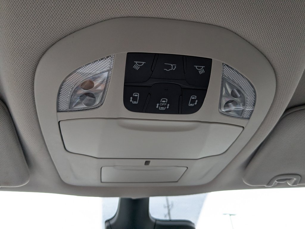 Used 2024 Chrysler Pacifica Touring-L FWD image 32