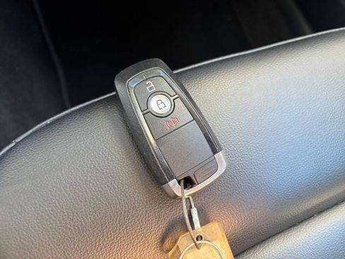 Used 2024 Ford Edge SEL image 22