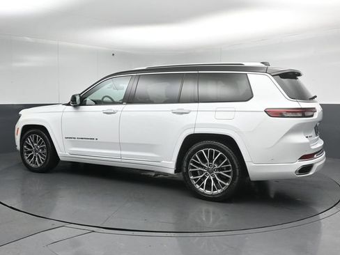 Used 2023 Jeep Grand Cherokee L Summit AWD/4WD image 5