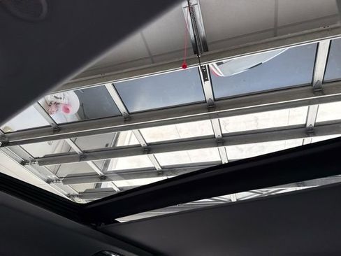 Used 2023 Ford Explorer Limited w/ Limited Technology Package image 28