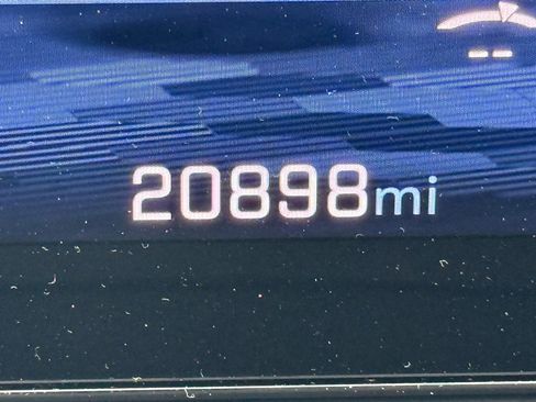 Used 2024 Chevrolet Traverse RS image 18