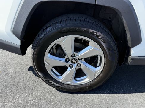 Used 2021 Toyota RAV4 Limited AWD/4WD image 10