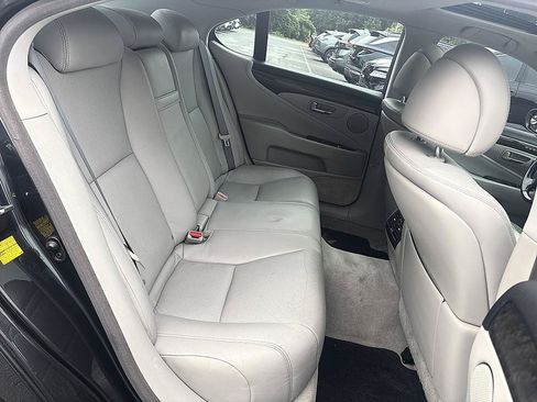 Used 2011 Lexus LS 460 AWD w/ Comfort Pkg image 20
