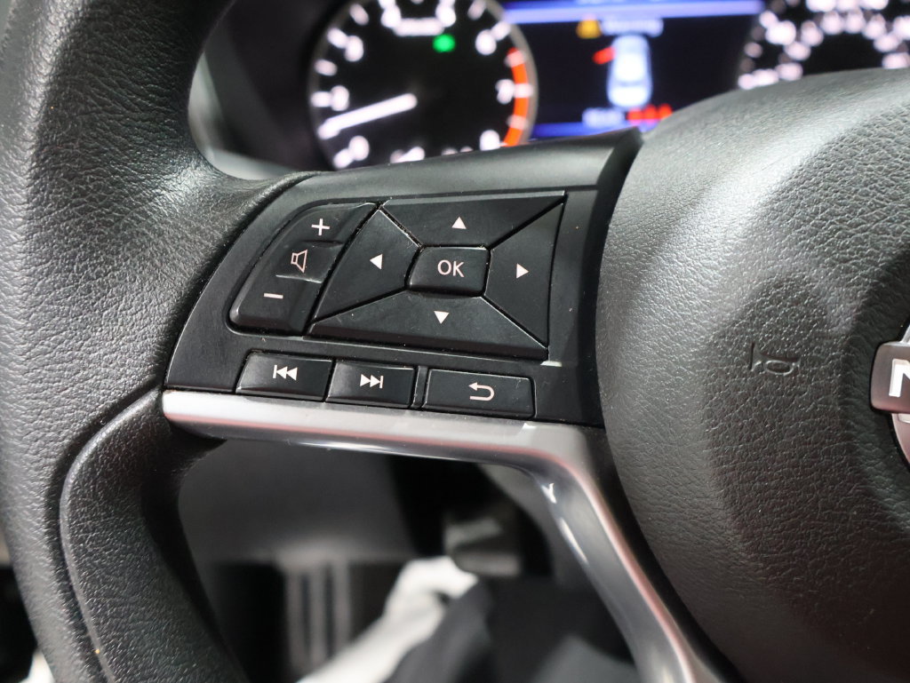 Used 2025 Nissan Altima 2.5 SV FWD image 36
