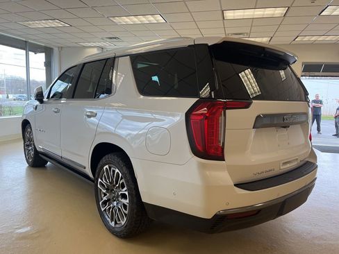 Used 2023 GMC Yukon Denali Ultimate image 3